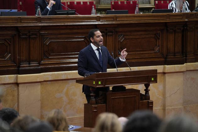 Illa Appears Before the Catalan Parliament Regarding the PISA 2025 Tests Vox Secretary-General Ignacio Garriga speaks during a plenary session at the Catalan Parliament on September 23, 2026, in Barcelona, Catalonia, Spain. Illa is appearing today in Parliament at his own request following the crisis that erupted in the Department of Education due to an error in the sample that excluded Catalonia from the PISA report results. SEPTEMBER 23, 2026 Barcelona, Catalonia Barcelona, Catalonia, Spain  Copyright: xDavidxZorrakinox 7793172