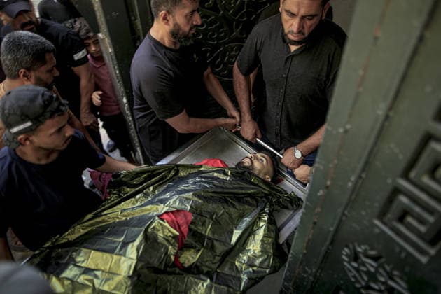 Two Palestinians killed in Israeli attack in Gaza GAZA CITY, GAZA, PALESTINE - SEPTEMBER 23: (EDITOR S NOTE: Image depicts death) Bodies of two Palestinians, killed in an Israeli attack in the Al-Nafaq area, are taken to the morgue at Al-Shifa Hospitalfor funeral preparations in Gaza City, Gaza, Palestine on September 23, 2026. Saeed M. M. T. Jaras Anadolu Gaza City Gaza. Editorial use only. Please get in touch for any other usage.  Copyright: x2026xAnadoluxSaeedxM.xM.xT.xJarasx