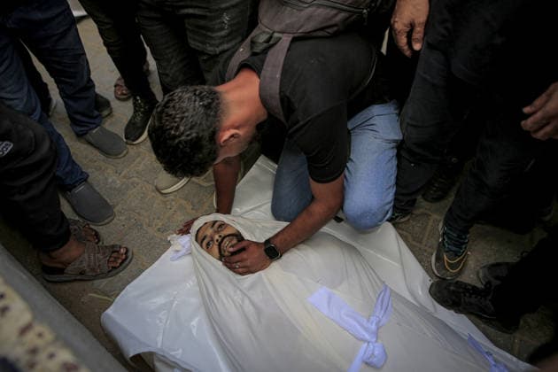 Two Palestinians killed in Israeli attack in Gaza GAZA CITY, GAZA, PALESTINE - SEPTEMBER 23: (EDITOR S NOTE: Image depicts death) Bodies of two Palestinians, killed in an Israeli attack in the Al-Nafaq area, are taken to the morgue at Al-Shifa Hospitalfor funeral preparations in Gaza City, Gaza, Palestine on September 23, 2026. Saeed M. M. T. Jaras Anadolu Gaza City Gaza. Editorial use only. Please get in touch for any other usage.  Copyright: x2026xAnadoluxSaeedxM.xM.xT.xJarasx
