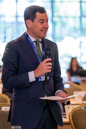 Moreno Participates in the Meeting of the European Committee of the Regions in Ireland This Wednesday The president of the Regional Government of Andalusia, Juanma Moreno, is speaking at the meeting of the Bureau of the Committee of the Regions (CoR) being held in the city of Mullingar, in Ireland. On September 23, 2026, in Mullingar, Ireland, the meeting of the Bureau of the European Committee of the Regions in Mullingar was held under the theme Prosperous and Sustainable Communities: Building a Europe That Works for All Territories, where Juanma Moreno participated in two debates. The first focused on the competitiveness, innovation, and economic resilience of Europe’s territories, and the second will revolve around access to housing,  Copyright: xFranciscoxJ.xOlmox 7793294