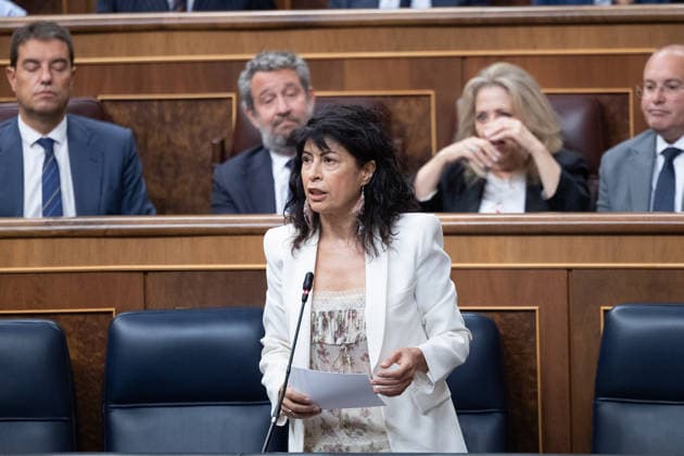 Marlaska and Robles Take Center Stage During Question Time in Congress Equality Minister Ana Redondo during a question-and-answer session with the government in the Congress of Deputies on September 23, 2026, in Madrid, Spain. The government faces a new question period that once again centers on the handling of the migration crisis in Ceuta, with seven questions and two urgent interpellations. The Minister of the Interior and the Minister of Defense will bear the brunt of the congressional scrutiny, although the opposition will also question other ministers. Following the question period, Congress will debate and vote on the ratification of emergency economic measures. SEPTEMBER 23, 2026 Jesús Hellí Spain  Copyright: xJesusxHellinx 7793332