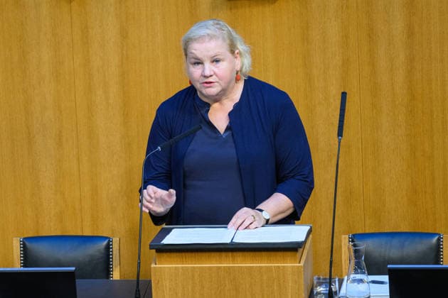 - Wien 23.09.2026 - 96. Sitzung des Nationalrats. PHOTO: Sozial- und Gesundheitsministerin Korinna Schumann (SPÖ) 96th sitting of the National Council. Nationalrat, Nationalratssitzung, Parlamentssitzung, Parlament, Plenum 96. Sitzung des Nationalrats
