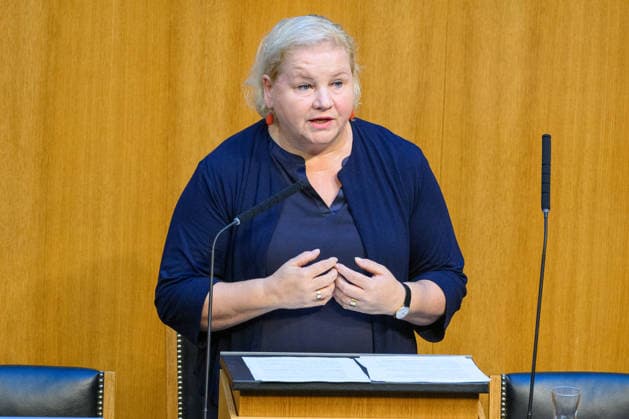 - Wien 23.09.2026 - 96. Sitzung des Nationalrats. PHOTO: Sozial- und Gesundheitsministerin Korinna Schumann (SPÖ) 96th sitting of the National Council. Nationalrat, Nationalratssitzung, Parlamentssitzung, Parlament, Plenum 96. Sitzung des Nationalrats