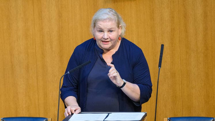 - Wien 23.09.2026 - 96. Sitzung des Nationalrats. PHOTO: Sozial- und Gesundheitsministerin Korinna Schumann (SPÖ) 96th sitting of the National Council. Nationalrat, Nationalratssitzung, Parlamentssitzung, Parlament, Plenum 96. Sitzung des Nationalrats