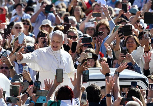 Pope Leo XIV Leads The General Audience - Vatican Pope Leo XIV attends the weekly general audience in Saint Peter’s square, Vatican on September 23, 2026. Photo by Eric Vandeville ABACAPRESS.COM Vatican Vatican (or Holy See)  Copyright: xVandevillexEric ABACAx