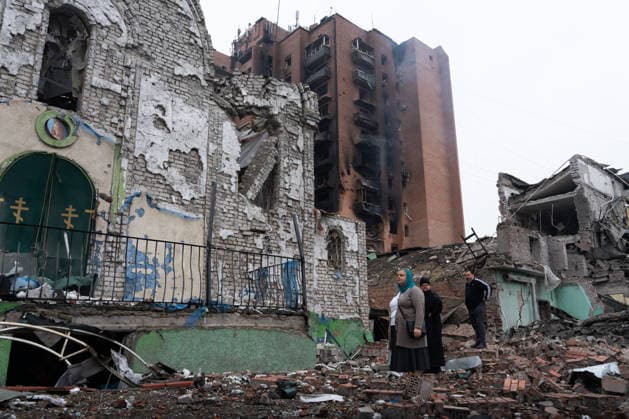 September 23, 2026, Kramatorsk, Donetsk Oblast, Ukraine: The aftermath of a Russian KAB aerial bomb strike that damaged a church and residential buildings in the frontline city of Kramatorsk, Donetsk region. Multiple people were injured in the attack. Kramatorsk Ukraine - ZUMAm350 20260923_zip_m350_032 Copyright: xCameronxJones-Manleyx