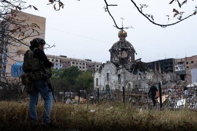 September 23, 2026, Kramatorsk, Donetsk Oblast, Ukraine: The aftermath of a Russian KAB aerial bomb strike that damaged a church and residential buildings in the frontline city of Kramatorsk, Donetsk region. Multiple people were injured in the attack. Kramatorsk Ukraine  - ZUMAm350 20260923_zip_m350_025 Copyright: xCameronxJones-Manleyx