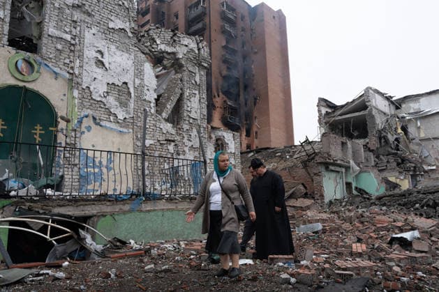 September 23, 2026, Kramatorsk, Donetsk Oblast, Ukraine: The aftermath of a Russian KAB aerial bomb strike that damaged a church and residential buildings in the frontline city of Kramatorsk, Donetsk region. Multiple people were injured in the attack. Kramatorsk Ukraine  - ZUMAm350 20260923_zip_m350_033 Copyright: xCameronxJones-Manleyx