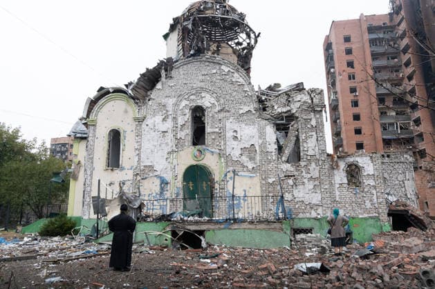 September 23, 2026, Kramatorsk, Donetsk Oblast, Ukraine: The aftermath of a Russian KAB aerial bomb strike that damaged a church and residential buildings in the frontline city of Kramatorsk, Donetsk region. Multiple people were injured in the attack. Kramatorsk Ukraine - ZUMAm350 20260923_zip_m350_030 Copyright: xCameronxJones-Manleyx