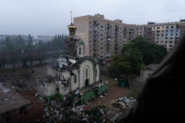 September 23, 2026, Kramatorsk, Donetsk Oblast, Ukraine: The aftermath of a Russian KAB aerial bomb strike that damaged a church and residential buildings in the frontline city of Kramatorsk, Donetsk region. Multiple people were injured in the attack. Kramatorsk Ukraine - ZUMAm350 20260923_zip_m350_013 Copyright: xCameronxJones-Manleyx