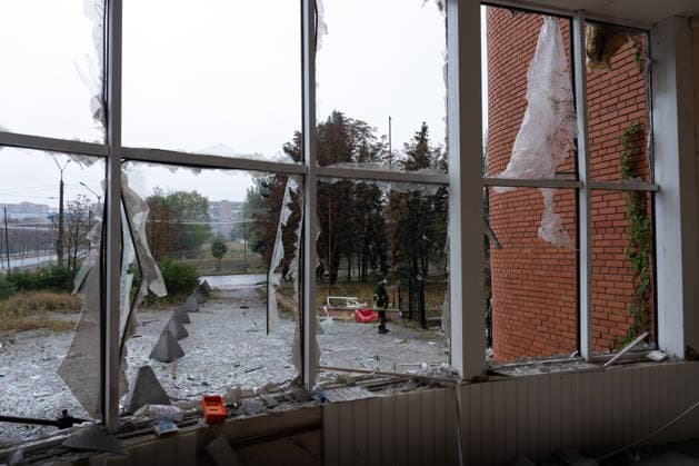 September 23, 2026, Kramatorsk, Donetsk Oblast, Ukraine: The aftermath of a Russian KAB aerial bomb strike that damaged a church and residential buildings in the frontline city of Kramatorsk, Donetsk region. Multiple people were injured in the attack. Kramatorsk Ukraine - ZUMAm350 20260923_zip_m350_011 Copyright: xCameronxJones-Manleyx