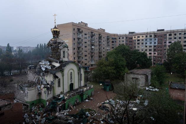September 23, 2026, Kramatorsk, Donetsk Oblast, Ukraine: The aftermath of a Russian KAB aerial bomb strike that damaged a church and residential buildings in the frontline city of Kramatorsk, Donetsk region. Multiple people were injured in the attack. Kramatorsk Ukraine - ZUMAm350 20260923_zip_m350_012 Copyright: xCameronxJones-Manleyx