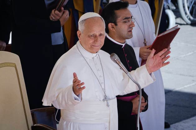 Pope Leo XIV during the weekly General Audience Pope Leo XIV greets the faithful and delivers his weekly General Audience at St. Peter™s Square in Vatican City, addressing pilgrims and visitors gathered for the traditional Wednesday appointment. Rome, Italy, September 23, 2026. Rome Vatican Copyright: xAndreaxCalandrax