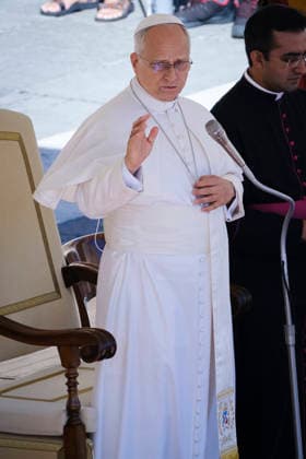 Pope Leo XIV during the weekly General Audience Pope Leo XIV greets the faithful and delivers his weekly General Audience at St. Peter™s Square in Vatican City, addressing pilgrims and visitors gathered for the traditional Wednesday appointment. Rome, Italy, September 23, 2026. Rome Vatican Copyright: xAndreaxCalandrax