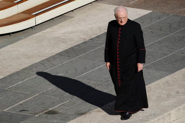 Pope Leo XIV during the weekly General Audience Pope Leo XIV greets the faithful and delivers his weekly General Audience at St. Peter™s Square in Vatican City, addressing pilgrims and visitors gathered for the traditional Wednesday appointment. In this photo, Monsignor Leonardo Sapienza, Regent of the Prefecture of the Pontifical Household. Rome, Italy, September 23, 2026. Rome Vatican Copyright: xAndreaxCalandrax