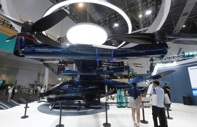 5th Global Digital Trade Expo in Hangzhou The audience visited a 6-seat tilt rotor electric vertical takeoff and landing aircraft (eVTOL) at the 5th Global Digital Trade Expo in Hangzhou, Zhejiang Province, China on September 23, 2026. Hangzhou Zhejiang China  Copyright: xCFOTOx i1790192366993