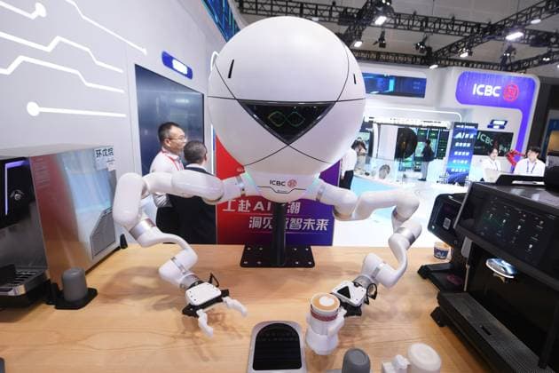 5th Global Digital Trade Expo in Hangzhou The audience visited a 6-seat tilt rotor electric vertical takeoff and landing aircraft (eVTOL) at the 5th Global Digital Trade Expo in Hangzhou, Zhejiang Province, China on September 23, 2026. Hangzhou Zhejiang China  Copyright: xCFOTOx i1790192370383