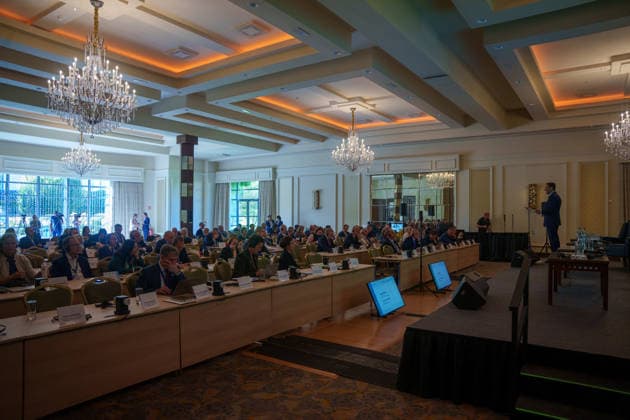 Moreno is participating this Wednesday in Ireland in the meeting of the European Committee of the Regions. The president of the Regional Government of Andalusia, Juanma Moreno, is speaking at the meeting of the Bureau of the Committee of the Regions (CoR) being held in the city of Mullingar, in Ireland. September 23, 2026, in Mullingar, Ireland. The meeting of the Bureau of the European Committee of the Regions in Mullingar was held under the theme Prosperous and Sustainable Communities: Building a Europe That Works for All Territories, where Juanma Moreno addressed two debates. The first focused on the competitiveness, innovation, and economic resilience of Europe’s territories, and the second will revolve around access to housing, espe  Copyright: xFranciscoxJ.xOlmox 7793964