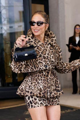 MFW Spring Summer 2027 Jennifer Lopez Arrival MP MILAN, ITALY - SEPTEMBER 23: Jennifer Lopez is spotted during Milan Fashion Week WOMEN S COLLECTION SPRING SUMMER 2027 on September 23, 2026 in Milan, Italy. Photo by Marco Piovanotto Abacapress.com Milan Italy  Copyright: xPiovanottoxMarco ABACAx