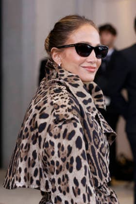 MFW Spring Summer 2027 Jennifer Lopez Arrival MP MILAN, ITALY - SEPTEMBER 23: Jennifer Lopez is spotted during Milan Fashion Week WOMEN S COLLECTION SPRING SUMMER 2027 on September 23, 2026 in Milan, Italy. Photo by Marco Piovanotto Abacapress.com Milan Italy  Copyright: xPiovanottoxMarco ABACAx