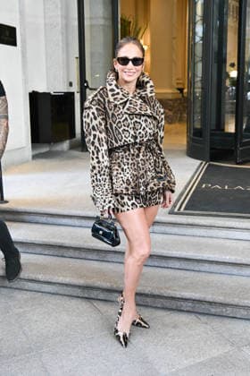 Jennifer Lopez Attends Fashion Week - Milan Jennifer Lopez attends Fashion Week in Milan, Italy on September 23, 2026. Photo by Manuele Mangiarotti IPA ABACAPRESS.COM Milan Italy  Copyright: xMangiarottixManuele IPA ABACAx