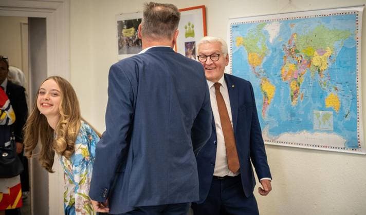 Bundespräsident Frank-Walter Steinmeier verlegt seinen Amtssitz für drei Tage nach Hattingen ** NUR FÜR REDAKTIONELLE ZWECKE ** EDITORIAL USE ONLY **<p>Bundespräsident Frank-Walter Steinmeier verlegt seinen Amtssitz für drei Tage nach Nordrhein-Westfalen. Vom 22. bis 24. September führt er seine Amtsgeschäfte von Hattingen aus. Am Mittwoch,23.September.2026, diskutiert der Bundespräsident bei der Kaffeetafel kontrovers mit Bürgerinnen und Bürgern. Deutschland NRW Hattingen Copyright: KaixKitschenberg