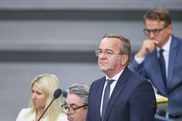 Berlin, Deutschland, 23.09.2026: Deutscher Bundestag: 95. Bundestagssitzung: Bundesminister für Gesundheit Carsten Linnemann (CDU) und Bundesminister der Verteidigung Boris Pistorius (SPD) Copyright: xdtsxNachrichtenagenturx dts_136124