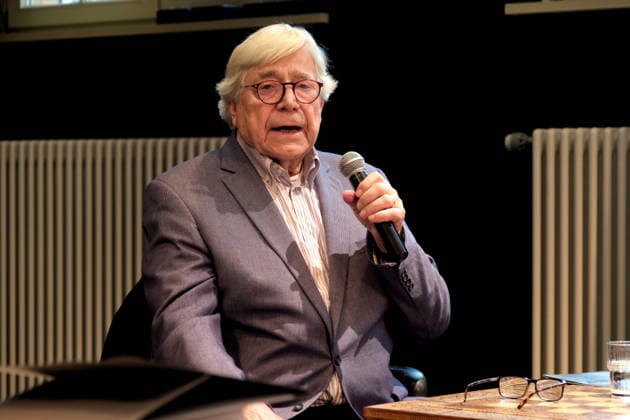 RECORD DATE NOT STATED Bazon Brock in der Denkerei im Hoftheater Kreuzberg e.V. Naunynstraße 63, Berlin-Kreuzberg: Wirkung erniedrigt die Werke. Summa der Überlegungen vom Verhältnis von Wirkung und Werk; warum wir alle Autoren zitieren, deren Werke wir gar nicht kennen. mit Brock, Lambert Wiesing und Wolfgang Ullrich