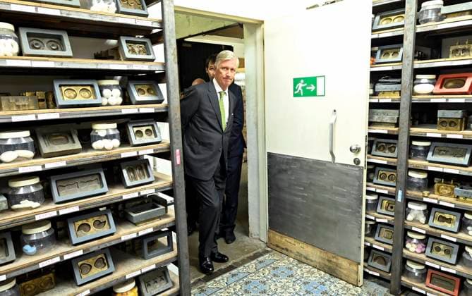 King Philippe is visiting Savonneries Bruxelloises BRUSSELS, BELGIUM - SEPTEMBER 23 : King Philippe is visiting Savonneries Bruxelloises in Laeken, which is celebrating its 100th anniversary this year. Founded in 1926 and a Royal Warrant holder since 2016, Savonneries Bruxelloises still manufactures its soaps in its original building, using traditional methods. Today, they export part of their production to no fewer than 27 countries on September 23, 2026 in Brussels, Belgium, 23 09 2026 Brussels Belgium  Copyright: xDidierxLebrunx