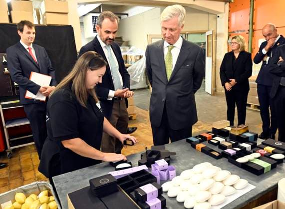 King Philippe is visiting Savonneries Bruxelloises BRUSSELS, BELGIUM - SEPTEMBER 23 : King Philippe is visiting Savonneries Bruxelloises in Laeken, which is celebrating its 100th anniversary this year. Founded in 1926 and a Royal Warrant holder since 2016, Savonneries Bruxelloises still manufactures its soaps in its original building, using traditional methods. Today, they export part of their production to no fewer than 27 countries on September 23, 2026 in Brussels, Belgium, 23 09 2026 Brussels Belgium  Copyright: xDidierxLebrunx
