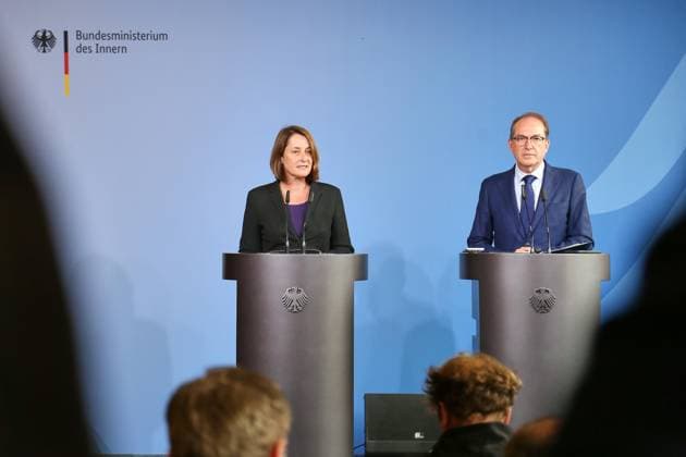 Berlin, Deutschland, 23.09.2026: Bundesinnenministerium: Statement zum Aktionsplan gegen Sozialleistungsmissbrauch: Leonie Gebers (SPD) und Bundesminister des Innern Alexander Dobrindt (CSU) Copyright: xdtsxNachrichtenagenturx dts_136129