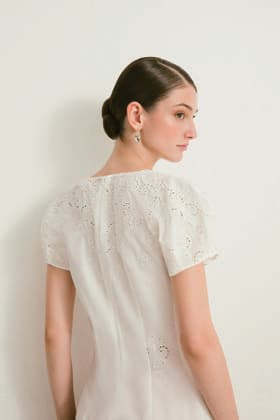 RECORD DATE NOT STATED CURIEL Spring Summer 2027 Collection - Veils Between The CURIEL Spring Summer 2027 Collection explores the subtle relationship between structure, air and the body, revealing the intimate layers that exist between garment and skin. Linings meet outer fabrics, pleats cast shifting shadows, and embroidery and beading emerge quietly in the light, delicate traces that define the season™s language of layering. Models: Sky & Aslaug NB: Fees charged by Avalon are for Avalon s services only, and do not, nor are they intended to, convey to the user any ownership of Copyright or License in the material. Avalon does not claim any ownership including but not limited to Copyright or License in the attached material. By publishing this material you (  Copyright: xAntonioxMiuccix xB66x xAvalonx 1137493387