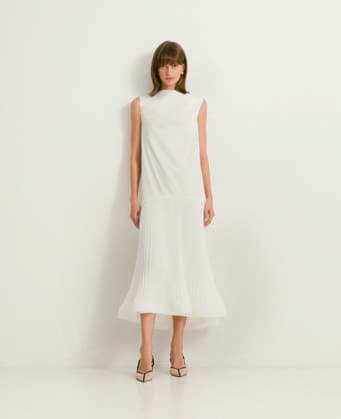 RECORD DATE NOT STATED CURIEL Spring Summer 2027 Collection - Veils Between The CURIEL Spring Summer 2027 Collection explores the subtle relationship between structure, air and the body, revealing the intimate layers that exist between garment and skin. Linings meet outer fabrics, pleats cast shifting shadows, and embroidery and beading emerge quietly in the light, delicate traces that define the season™s language of layering. Models: Sky & Aslaug NB: Fees charged by Avalon are for Avalon s services only, and do not, nor are they intended to, convey to the user any ownership of Copyright or License in the material. Avalon does not claim any ownership including but not limited to Copyright or License in the attached material. By publishing this material you (  Copyright: xAntonioxMiuccix xB66x xAvalonx 1137493395