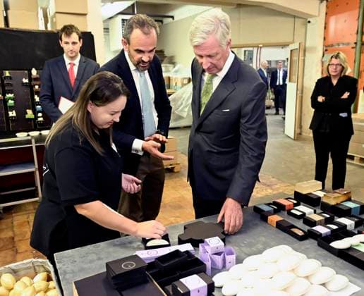 King Philippe is visiting Savonneries Bruxelloises BRUSSELS, BELGIUM - SEPTEMBER 23 : King Philippe is visiting Savonneries Bruxelloises in Laeken, which is celebrating its 100th anniversary this year. Founded in 1926 and a Royal Warrant holder since 2016, Savonneries Bruxelloises still manufactures its soaps in its original building, using traditional methods. Today, they export part of their production to no fewer than 27 countries on September 23, 2026 in Brussels, Belgium, 23 09 2026 Brussels Belgium  Copyright: xDidierxLebrunx