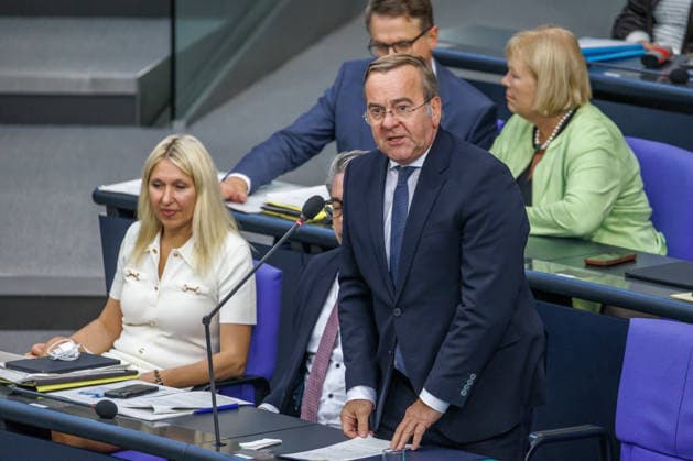 Bundestag Boris Pistorius (SPD), Bundesminister der Verteidigung, im Deutschen Bundestag am 23.09.26 in Berlin. Berlin Berlin Deutschland Bundestag