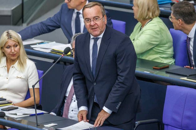 Bundestag Boris Pistorius (SPD), Bundesminister der Verteidigung, im Deutschen Bundestag am 23.09.26 in Berlin. Berlin Berlin Deutschland Bundestag
