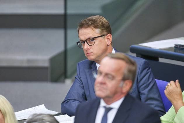 Berlin, Deutschland, 23.09.2026: Deutscher Bundestag: 95. Bundestagssitzung: Bundesminister für Gesundheit Carsten Linnemann (CDU) und Bundesminister der Verteidigung Boris Pistorius (SPD) Copyright: xdtsxNachrichtenagenturx dts_136143