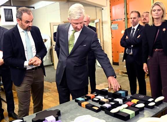 King Philippe is visiting Savonneries Bruxelloises BRUSSELS, BELGIUM - SEPTEMBER 23 : King Philippe is visiting Savonneries Bruxelloises in Laeken, which is celebrating its 100th anniversary this year. Founded in 1926 and a Royal Warrant holder since 2016, Savonneries Bruxelloises still manufactures its soaps in its original building, using traditional methods. Today, they export part of their production to no fewer than 27 countries on September 23, 2026 in Brussels, Belgium, 23 09 2026 Brussels Belgium  Copyright: xDidierxLebrunx