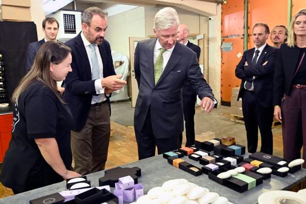 King Philippe is visiting Savonneries Bruxelloises BRUSSELS, BELGIUM - SEPTEMBER 23 : King Philippe is visiting Savonneries Bruxelloises in Laeken, which is celebrating its 100th anniversary this year. Founded in 1926 and a Royal Warrant holder since 2016, Savonneries Bruxelloises still manufactures its soaps in its original building, using traditional methods. Today, they export part of their production to no fewer than 27 countries on September 23, 2026 in Brussels, Belgium, 23 09 2026 Brussels Belgium  Copyright: xDidierxLebrunx