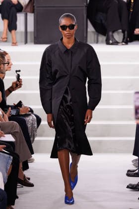 IPA88869606 - Milan, Milan Women™s Fashion Week Spring Summer 2027 - Women™s Fashion, Spring Summer 2027 - Jil Sander fashion show - pictured on the runway: Model.  Copyright: xCinziaxCamelax xx IPA88869606