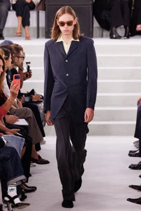 IPA88869613 - Milan, Milan Women™s Fashion Week Spring Summer 2027 - Women™s Fashion, Spring Summer 2027 - Jil Sander fashion show - pictured on the runway: Model.  Copyright: xCinziaxCamelax xx IPA88869613