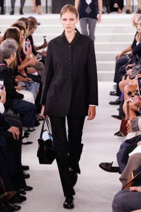 IPA88869550 - Milan, Milan Women™s Fashion Week Spring Summer 2027 - Women™s Fashion, Spring Summer 2027 - Jil Sander fashion show - pictured on the runway: Model.  Copyright: xCinziaxCamelax xx IPA88869550