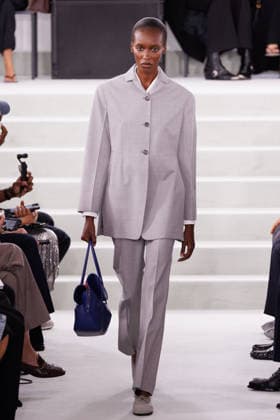 IPA88869568 - Milan, Milan Women™s Fashion Week Spring Summer 2027 - Women™s Fashion, Spring Summer 2027 - Jil Sander fashion show - pictured on the runway: Model.  Copyright: xCinziaxCamelax xx IPA88869568