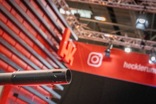 Blick in die Ausstellungshallen und auf das Messegelände - Messestand Heckler & Koch mit Handfeuerwaffen und Maschinengewehren;Rüstungsmesse Euro Defence Expo 2026 in Essen, Deutschland, Essen Nordrhein-Westfalen Deutschland Messegelände