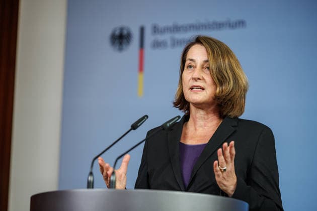 Statement Bundesinnenminister Dobrindt Pressekonferenz zum Aktionsplan Sozialleistungsmissbrauch mit Bundesinnenminister Alexander Dobrindt und Staatssekretärin Leonie Gebers (SPD) am 23.09.2026 in Berlin. Berlin Berlin Deutschland Bundes Innenministerium