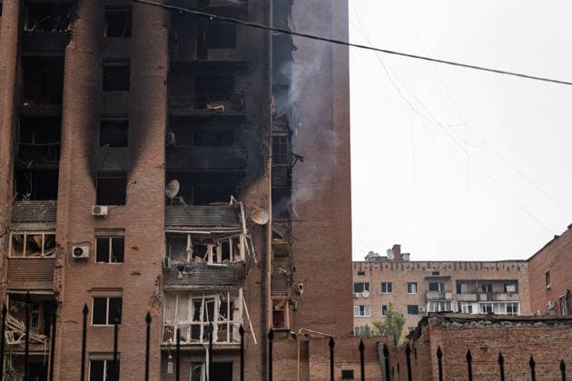 Aftermath of Russian attack on Ukraine s Kramatorsk KRAMATORSK, UKRAINE - SEPTEMBER 23: A residential building burns following a Russian airstrike in Kramatorsk, Ukraine, on September 23, 2026. Francisco Richart Anadolu Kramatorsk Ukraine. Editorial use only. Please get in touch for any other usage.  Copyright: x2026xAnadoluxFranciscoxRichartx