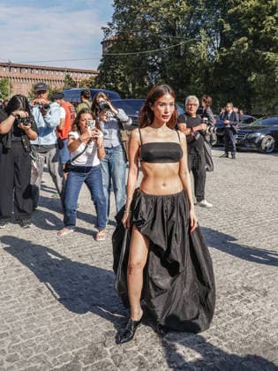 IPA88870933 - Milan, Milan Women s Fashion Week Spring Summer 2027 - Women s Fashion, Spring Summer 2027 - JIL SANDER fashion show - arrivals - pictured: Heart Evangelista  Copyright: xEmanuelexRobertoxDexCarlix xx IPA88870933