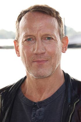 Wotan Wilke Möhring beim Fototermin am Set des ARD-Krimis Tatort - Schwere See am Falkensteiner Ufer. Hamburg, 23.09.2026