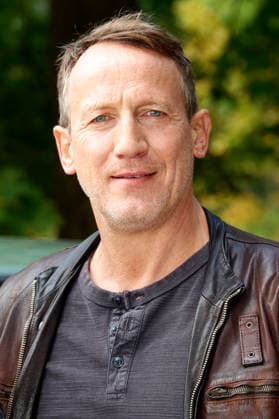 Wotan Wilke Möhring beim Fototermin am Set des ARD-Krimis Tatort - Schwere See am Falkensteiner Ufer. Hamburg, 23.09.2026