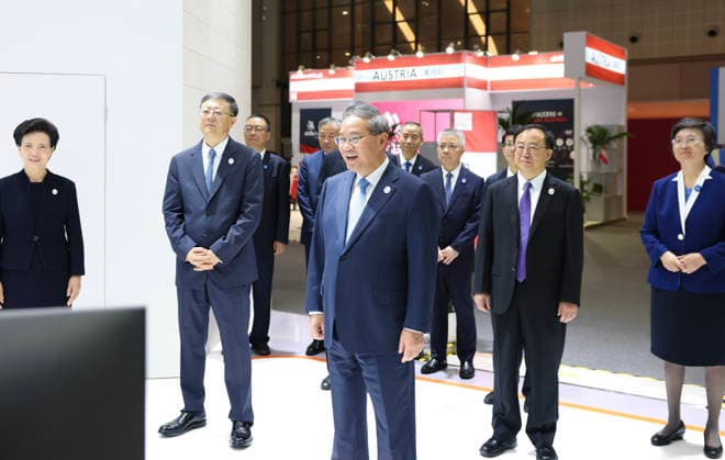 (260923) -- SHANGHAI, Sept. 23, 2026 -- Chinese Premier Li Qiang visits the WorldSkills Shanghai 2026 Expo ahead of the opening ceremony of the WorldSkills Conference 2026 in Shanghai, east China, Sept. 23, 2026. Li on Wednesday addressed the opening ceremony of the WorldSkills Conference 2026 held in Shanghai. ) CHINA-SHANGHAI-LI QIANG-WORLDSKILLS CONFERENCE 2026-OPENING (CN) HuangxJingwen 